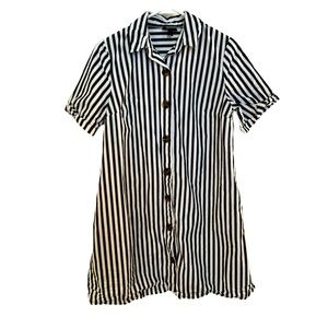 Who What Wear Women’s Black & White Striped Collared Button Down Dress. Size XS.